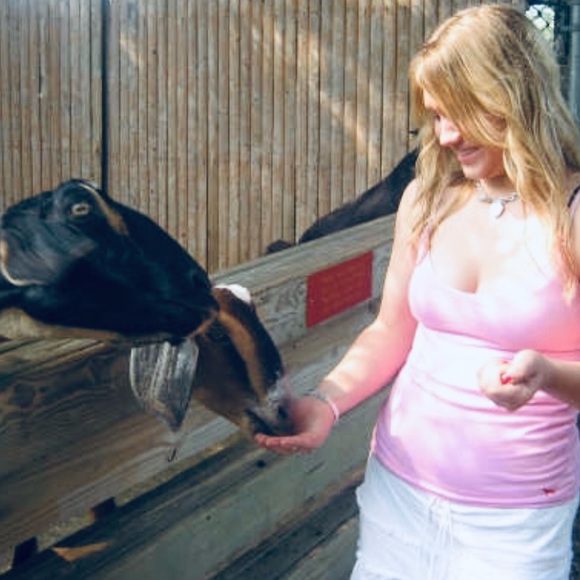 Meet your Posher, Maitlyn - Picture 3 of 13